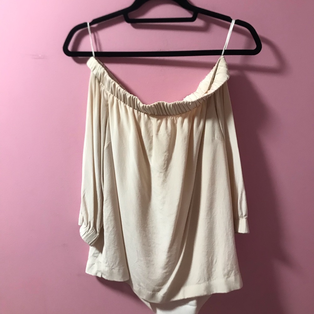 Aritzia Babaton Rodrigo Blouse Size Small